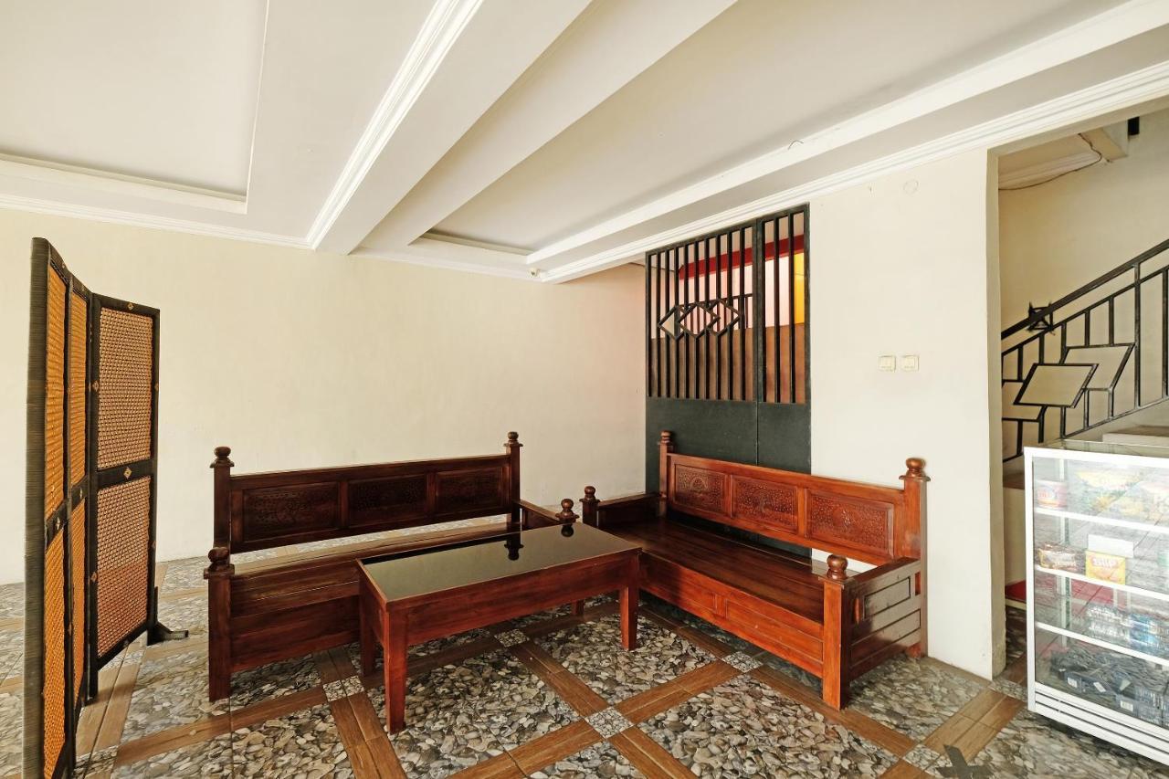 Oyo 91453 Hotel Srikandi Gejayan Maguwo Экстерьер фото